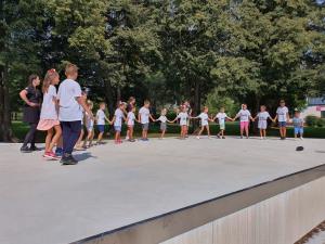 23940440-32DB-4018-8A79-2695E50FB5D5